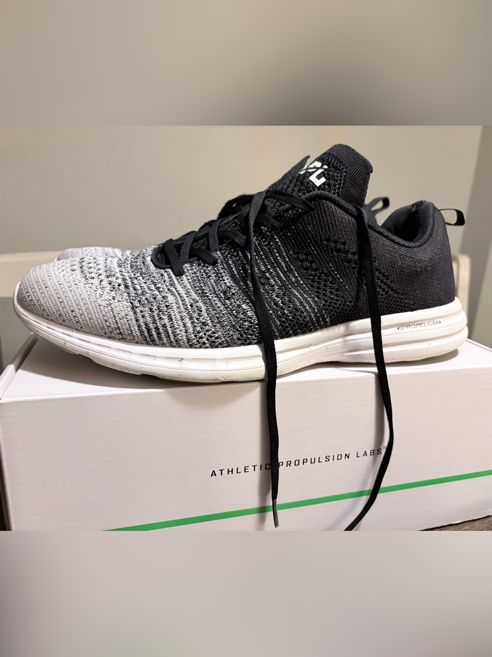 APL Men's Black & Heather Gray  TechLoom Knit Trainers lululemon mens size 14